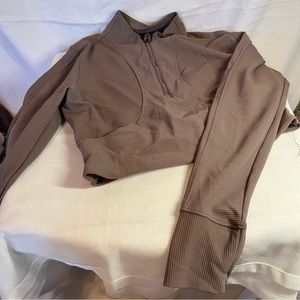 Cropped active wear shirt